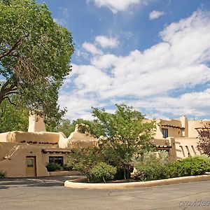 Sagebrush Inn & Suites